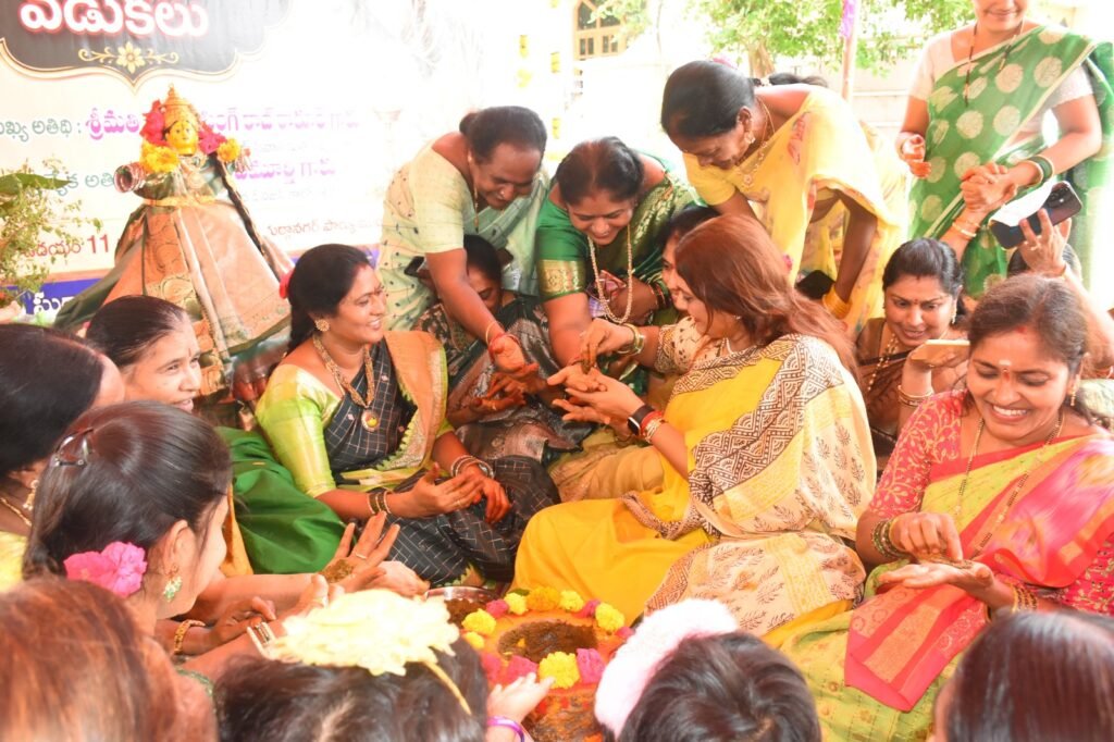 దుర్గా నగర్‌లో ఘనంగా గోరింటాకు మహోత్సవం