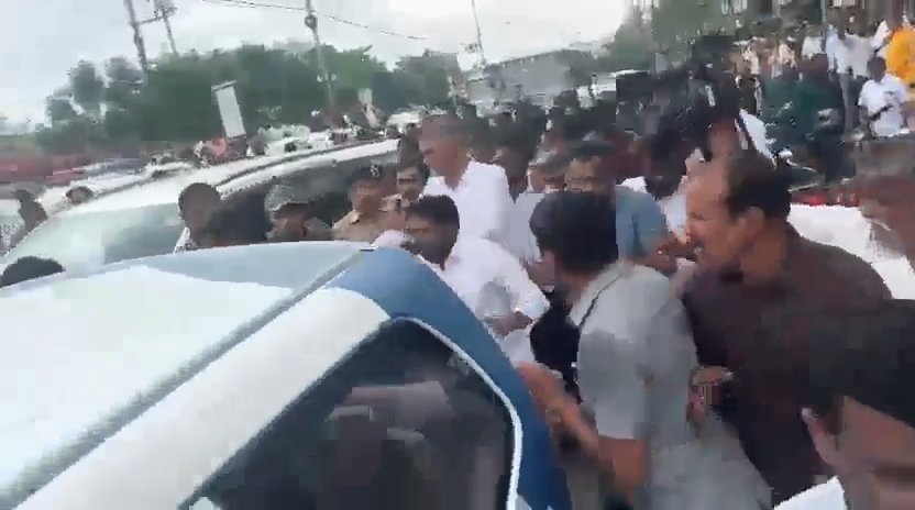 మాజీ మంత్రి హరీష్ రావు అరెస్ట్