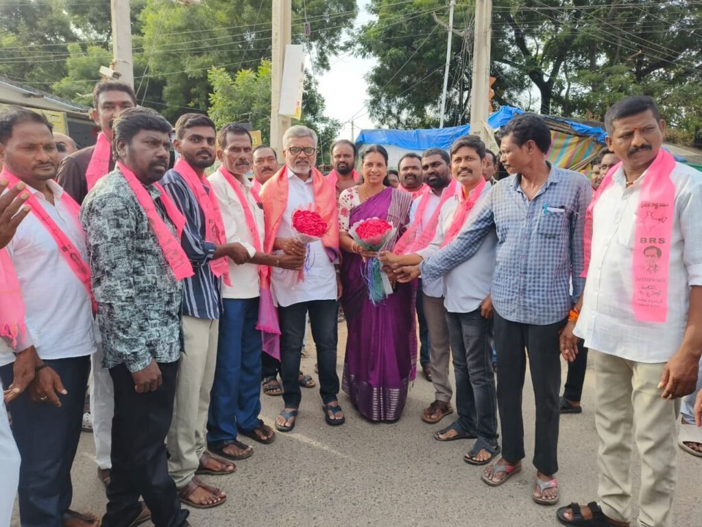 పుట్ట మధుకు ఘన స్వాగతం పలికిన బీఆర్‌ఎస్ నాయకులు