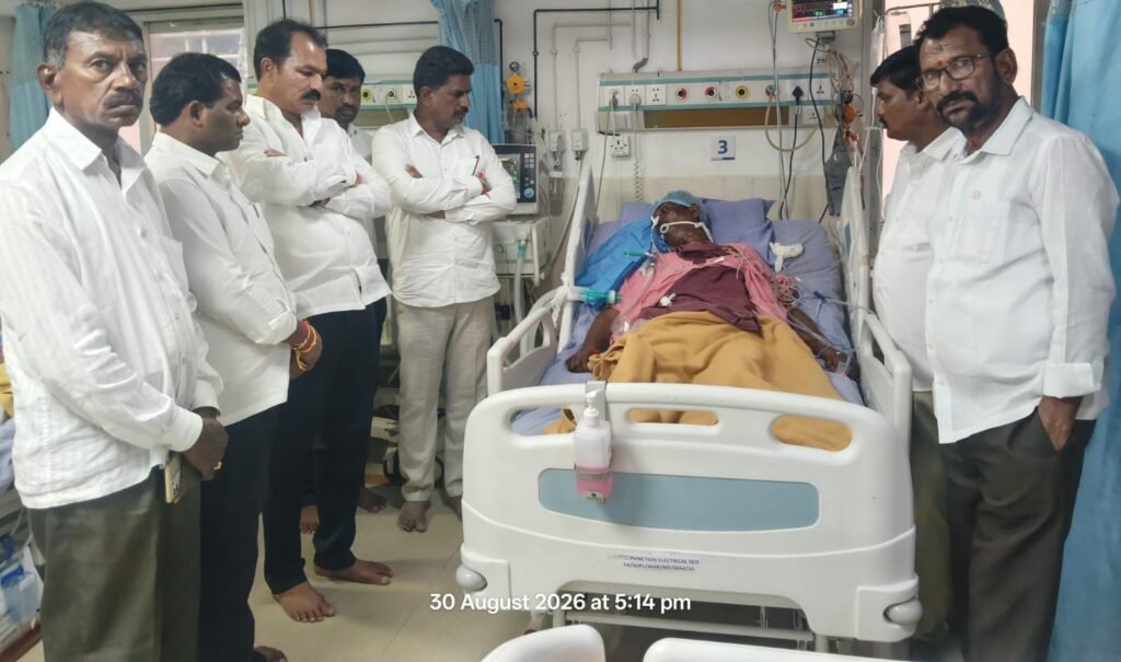 సత్యనారాయణ గౌడ్‌ను పరామర్శించిన తొట్ల తిరుపతి యాదవ్