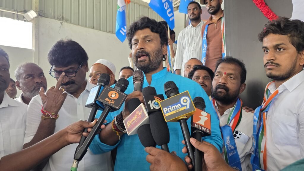 వైఎస్ఆర్ పాలనను ప్రతిపక్షాలు సైతం మెచ్చుకున్నాయి